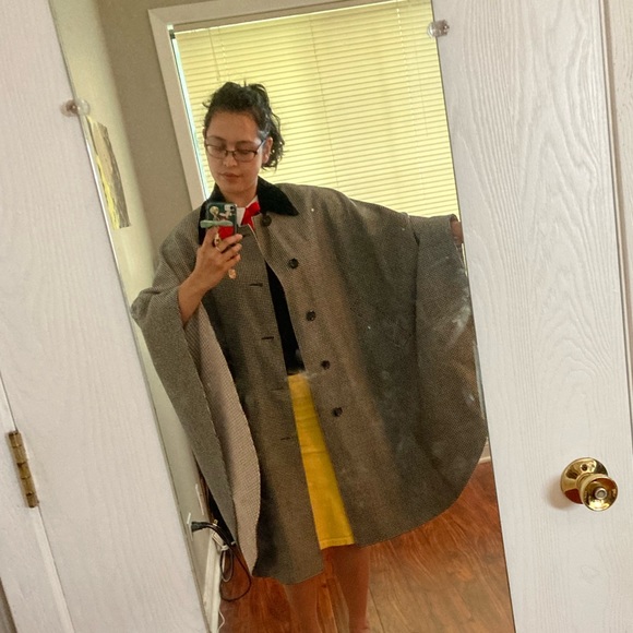 Gucci Men’s RTW Houndstooth Cape - Picture 7 of 10